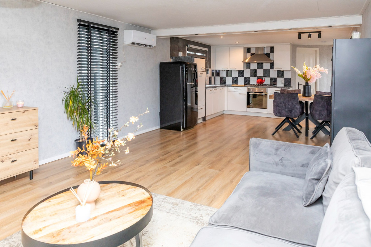 Vrijstaande woning te koop: Rijnbandijk 111-56, Maurik