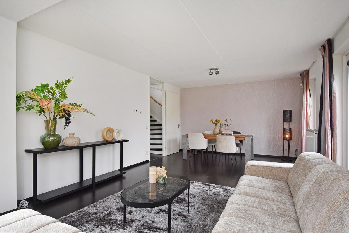 Twee-onder-één-kap te koop: Ellertsveldlaan 99, 'S-Gravenhage