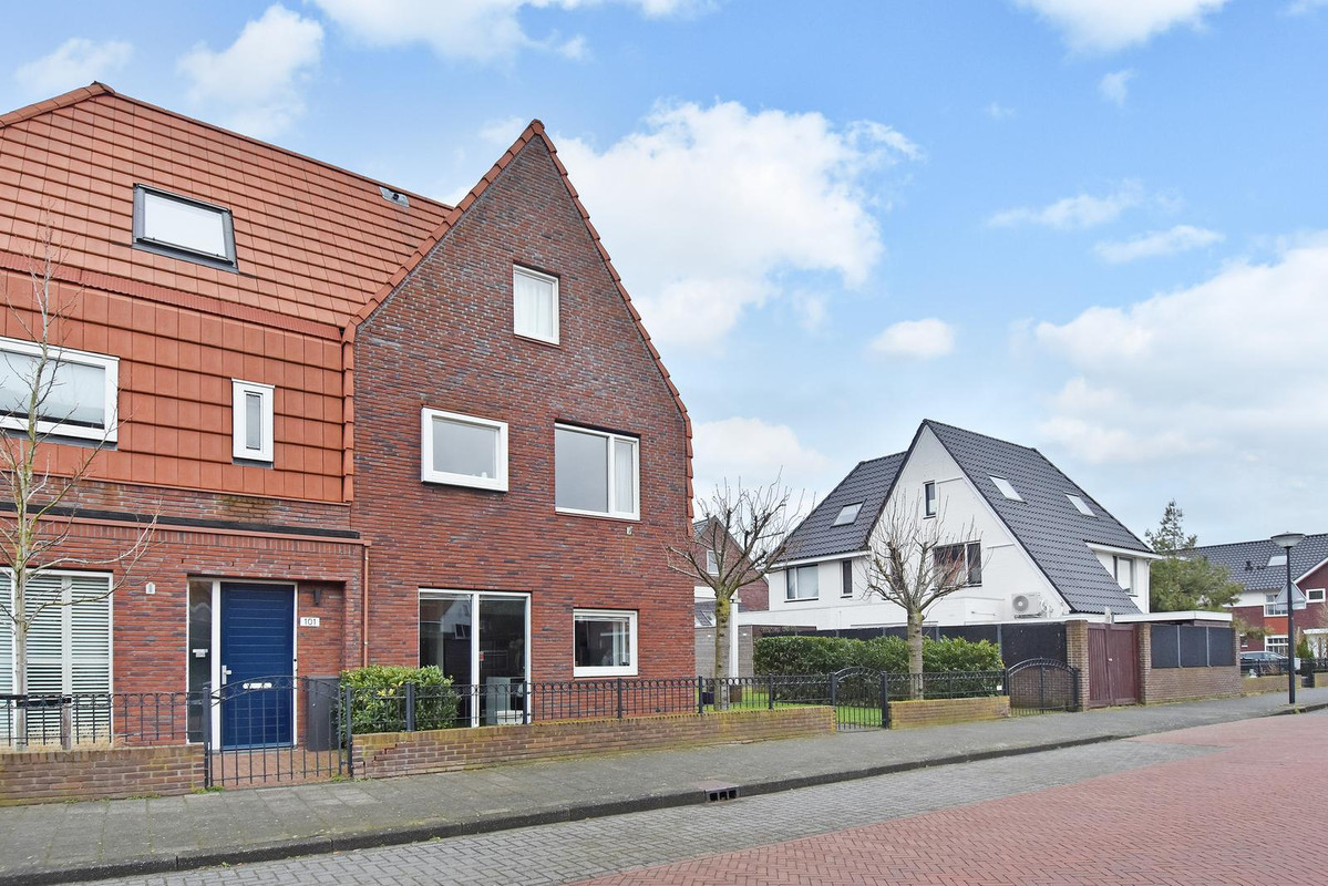 Twee-onder-één-kap te koop: Ellertsveldlaan 99, 'S-Gravenhage