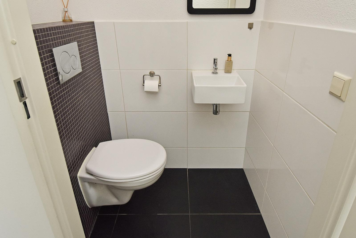 Twee-onder-één-kap te koop: Ellertsveldlaan 99, 'S-Gravenhage