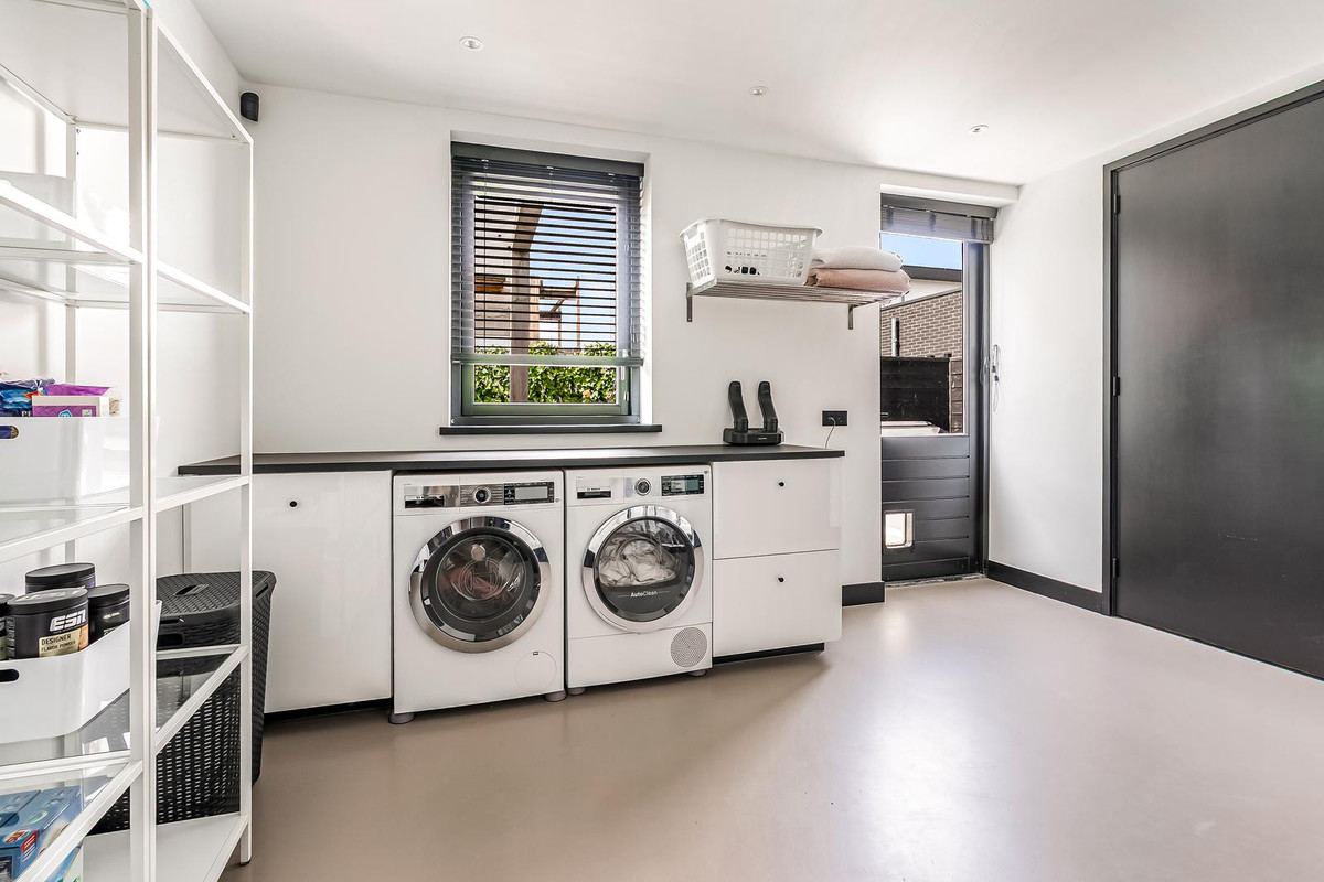Vrijstaande woning te koop: Parnassialaan 194, Lelystad