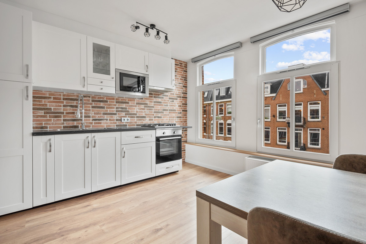 Studio te koop: Albert Cuypstraat 194-3, Amsterdam