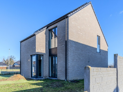 Heerbaan 40 3680 Maaseik 