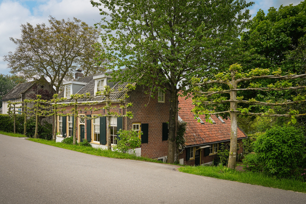 Vrijstaande woning te koop: Zuiderlingedijk 179, Spijk