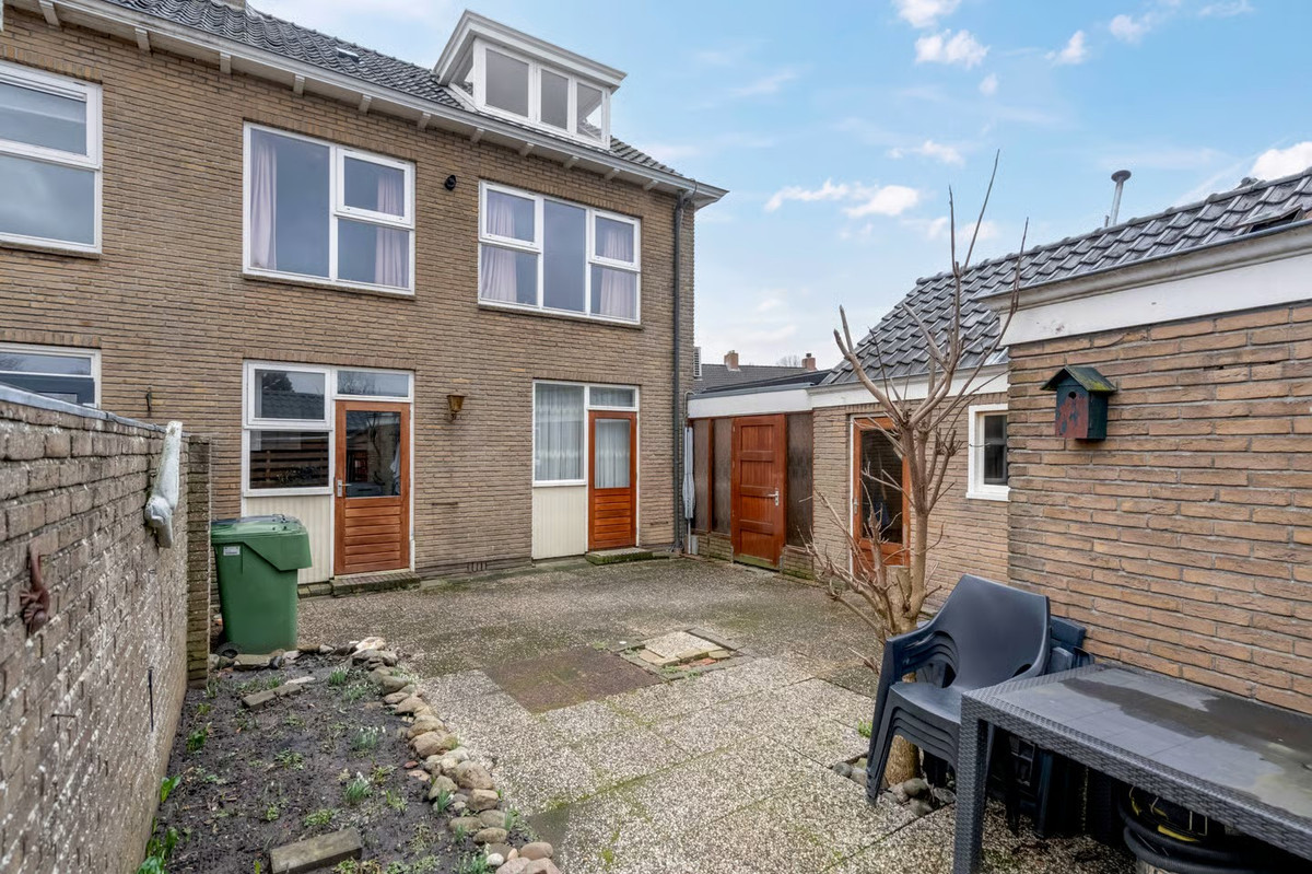 Hoekwoning te koop: Piet Heinstraat 37, Delfzijl