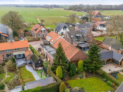 Dorpsstraat 23