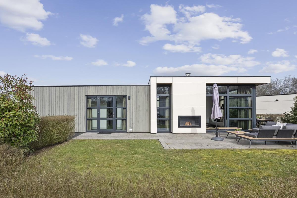 Vrijstaande woning te huur: Buitenhuizerweg 2, Velsen-Zuid
