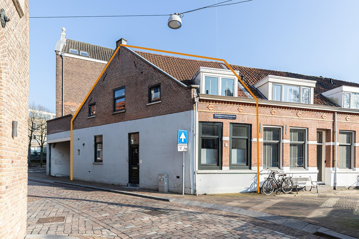 Tussenwoning te koop: Houttuinen 16, Dordrecht