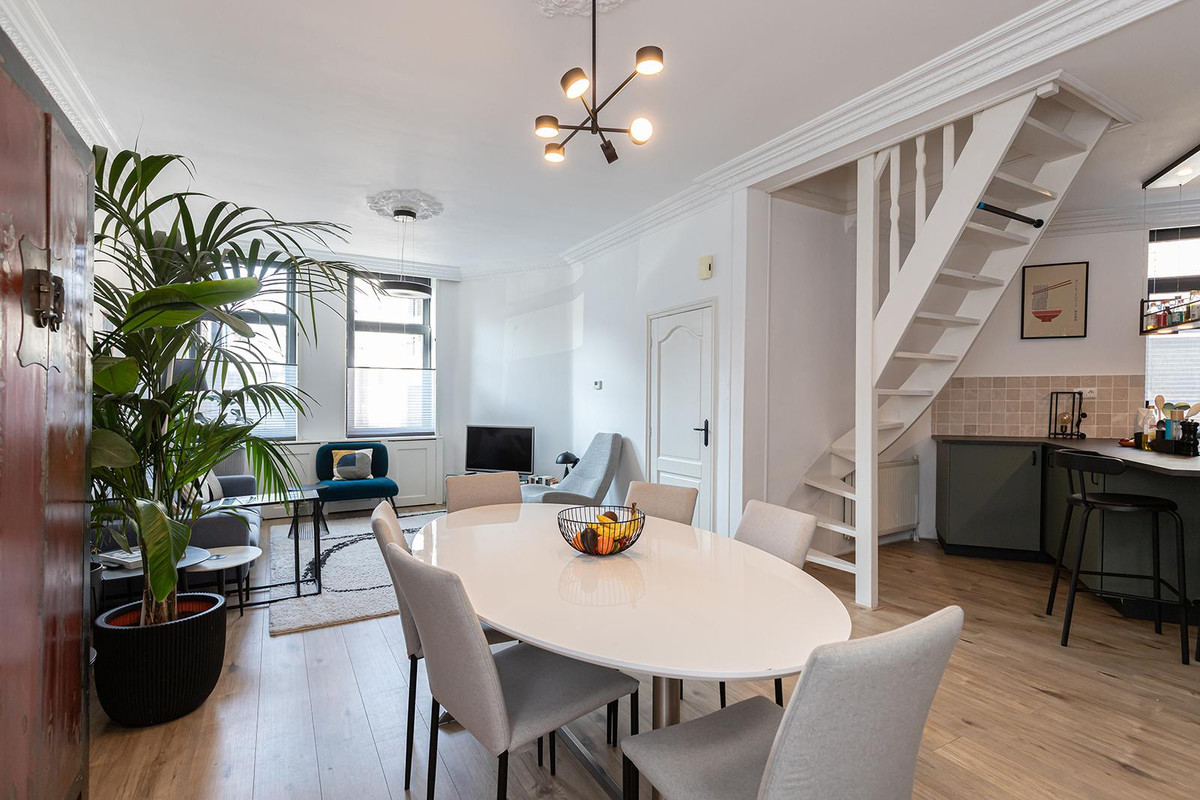 Tussenwoning te koop: Houttuinen 16, Dordrecht
