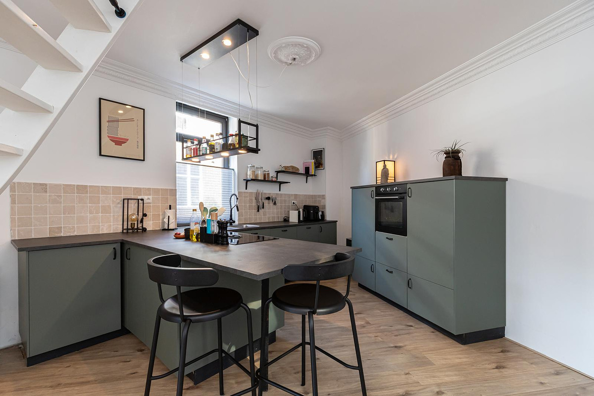 Tussenwoning te koop: Houttuinen 16, Dordrecht