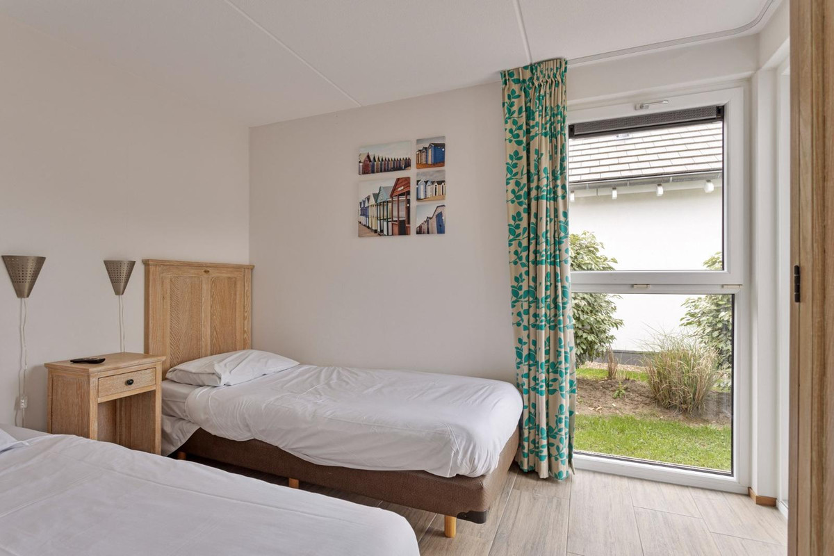 Vrijstaande woning te koop: Zeereep 4-007, Ouddorp