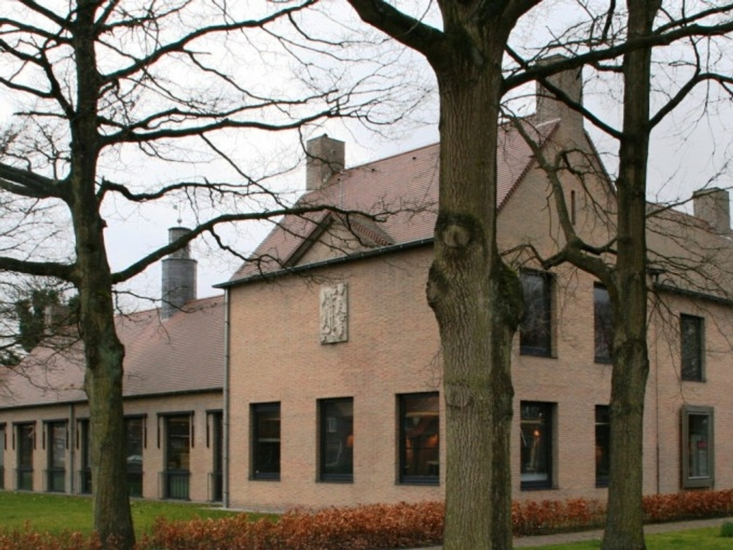 Raadhuisplein 1m, Vries