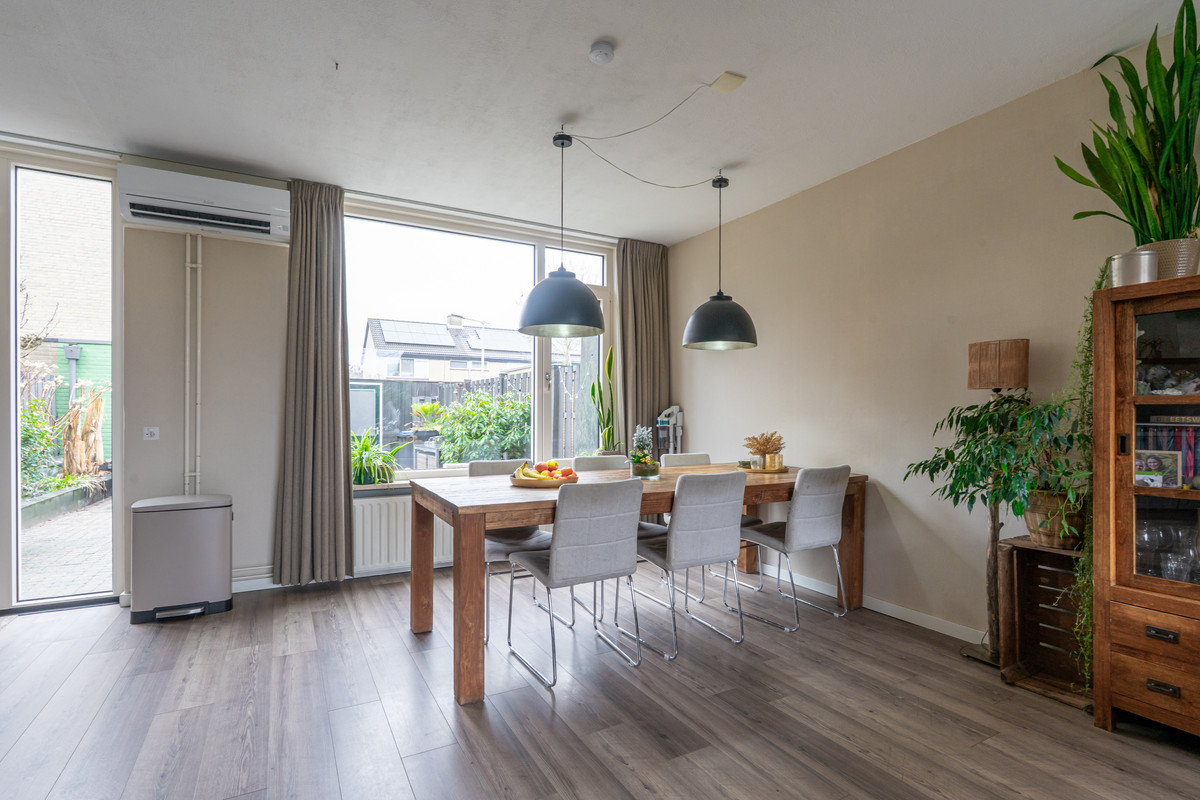 Tussenwoning te koop: Vlaardingenweg 36, Arnhem