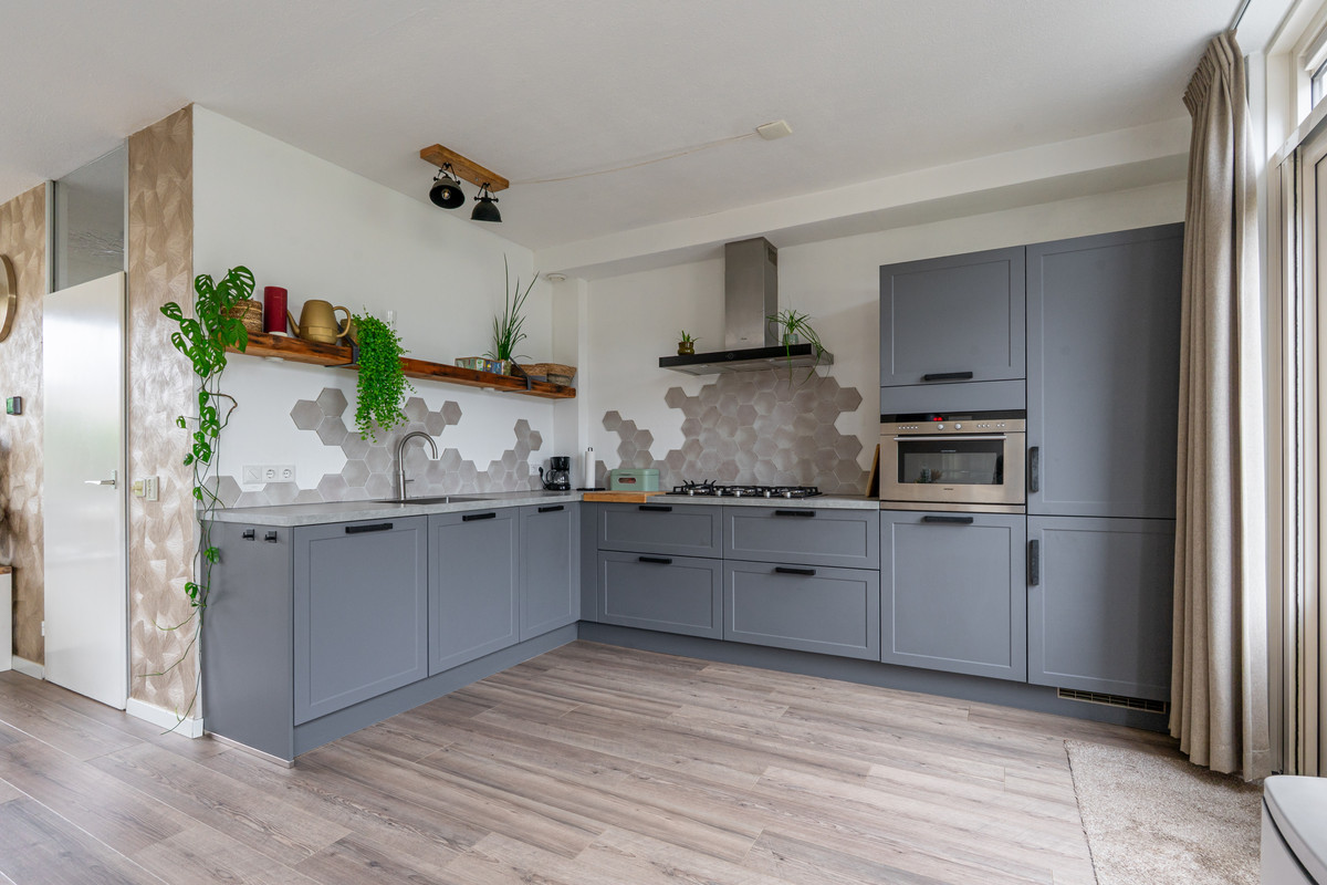 Tussenwoning te koop: Vlaardingenweg 36, Arnhem