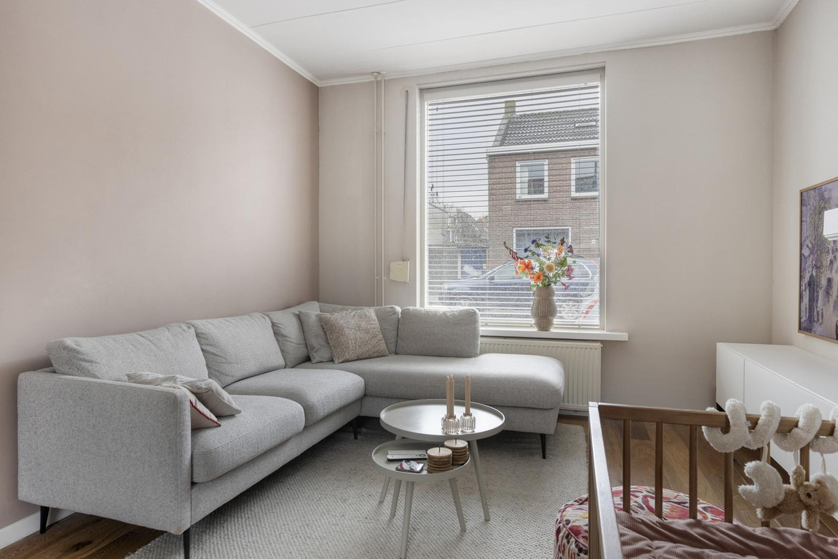 Tussenwoning te koop: Oeverstraat 86, Tilburg