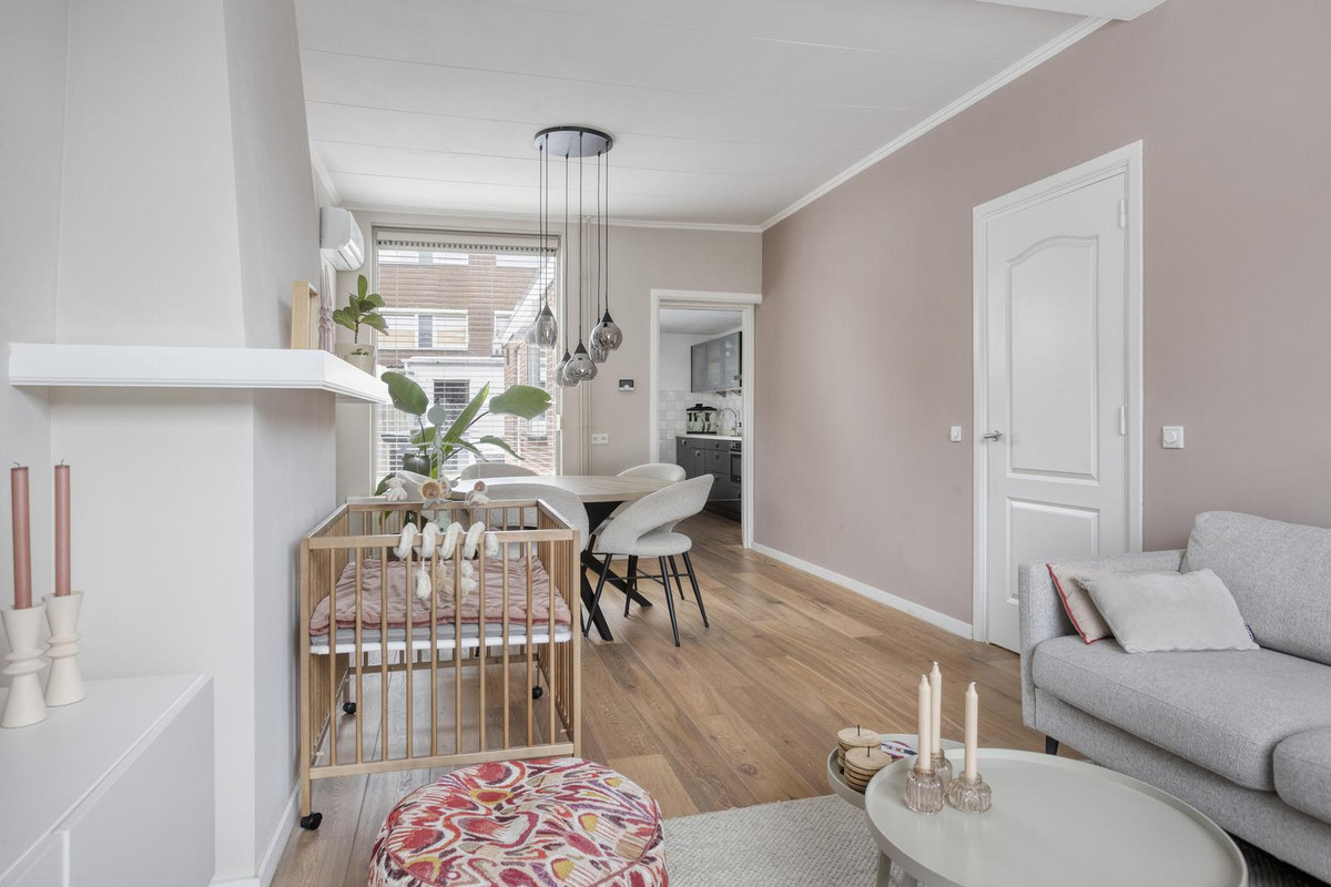 Tussenwoning te koop: Oeverstraat 86, Tilburg