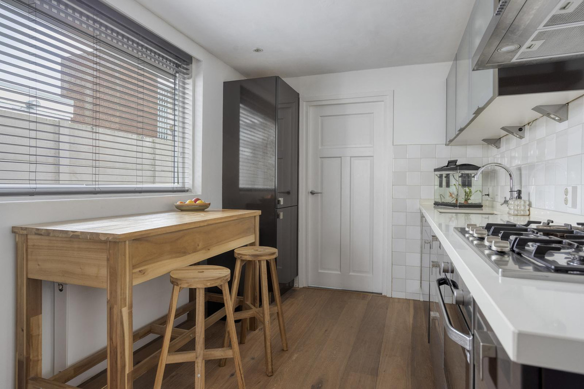 Tussenwoning te koop: Oeverstraat 86, Tilburg