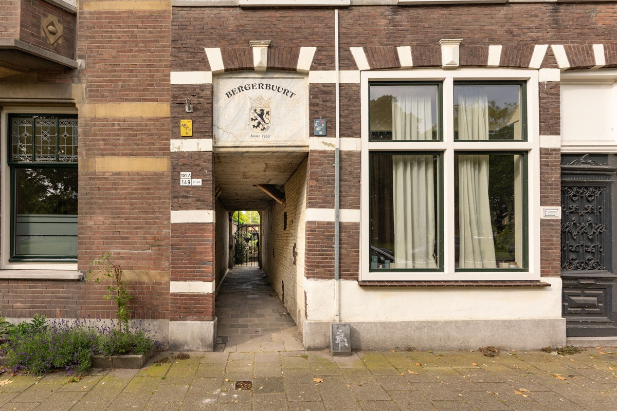 Twee-onder-één-kap te koop: Lange Nieuwstraat 149-16, Schiedam