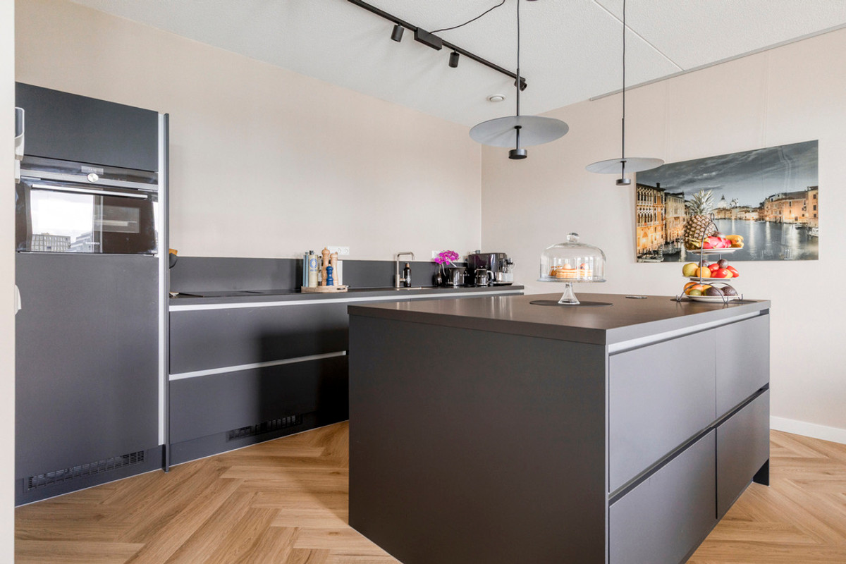Appartement te koop: Mies van der Rohestraat 105, Hoofddorp