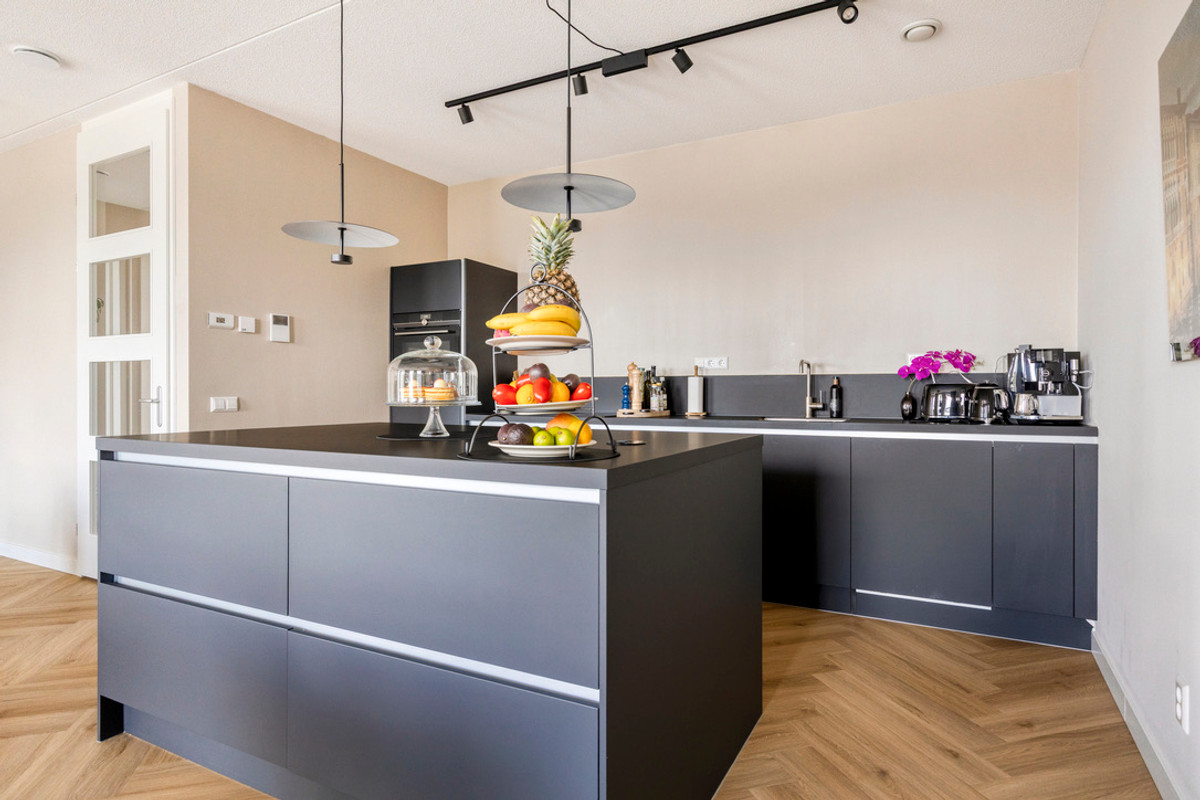 Appartement te koop: Mies van der Rohestraat 105, Hoofddorp