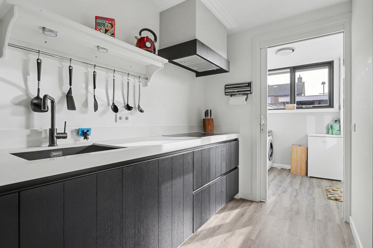 Twee-onder-één-kap te koop: Nieukerckestraat 10, Krabbendijke