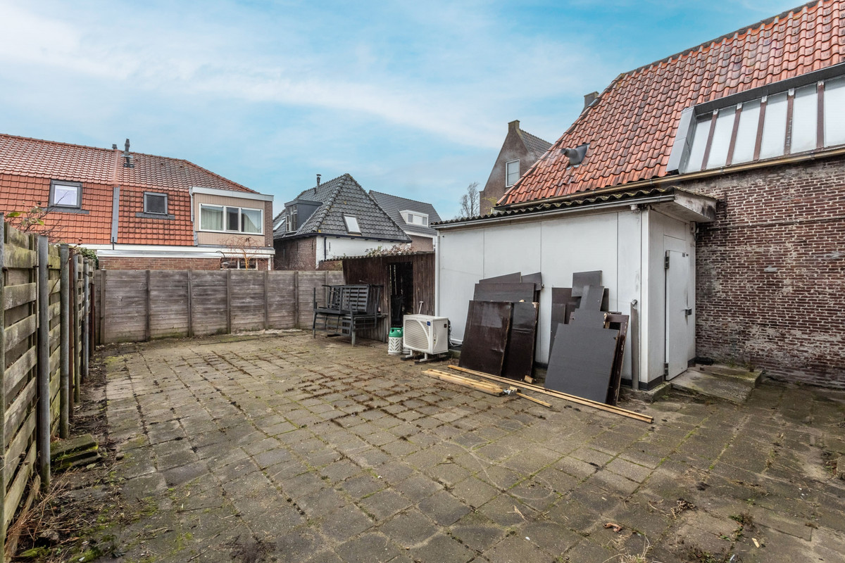 Twee-onder-één-kap te koop: Weesperstraat 4, Muiden