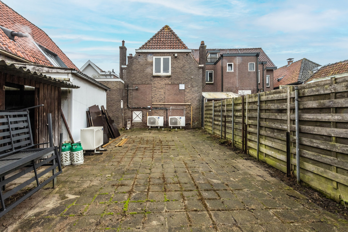 Twee-onder-één-kap te koop: Weesperstraat 4, Muiden