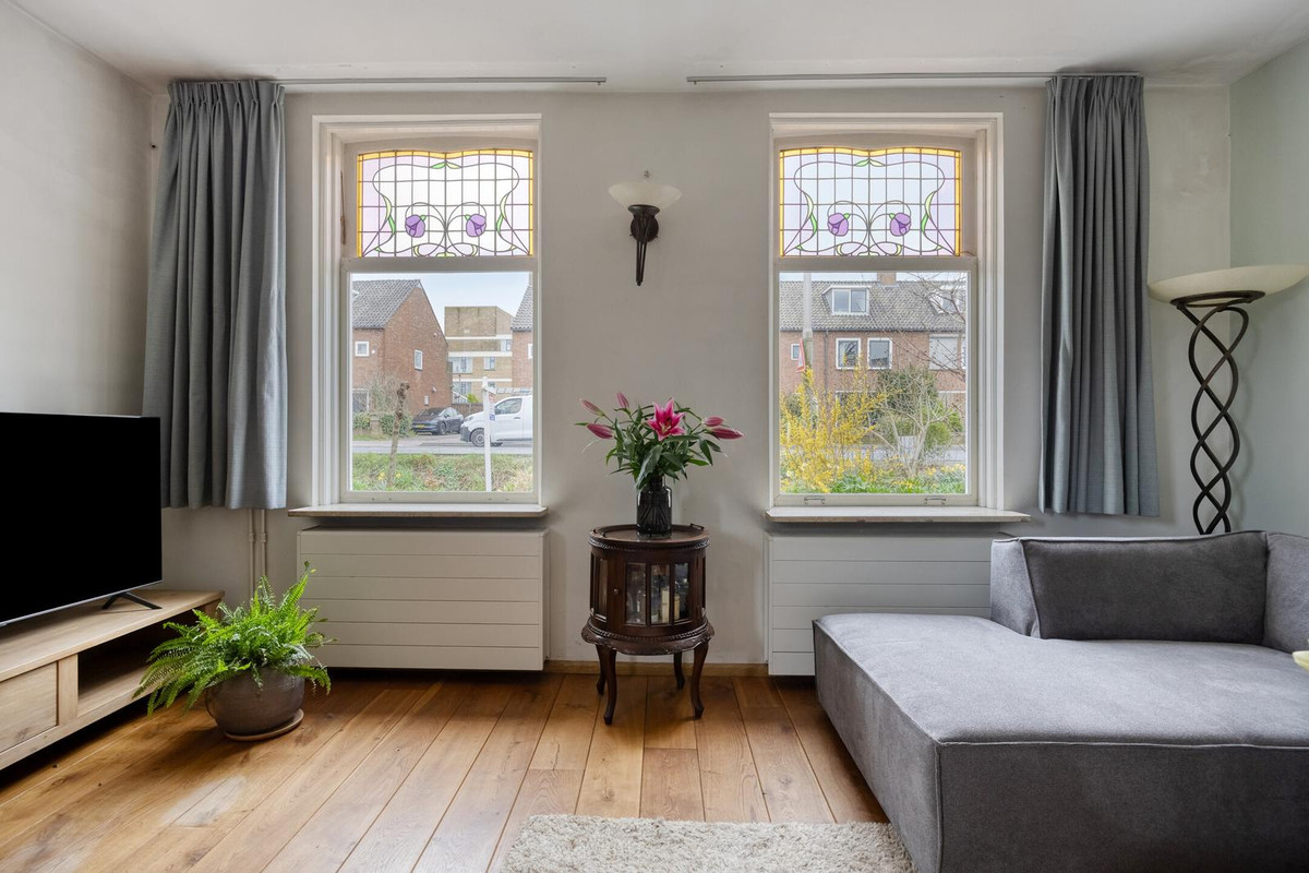 Twee-onder-één-kap te koop: Voorstraat 112, Poeldijk