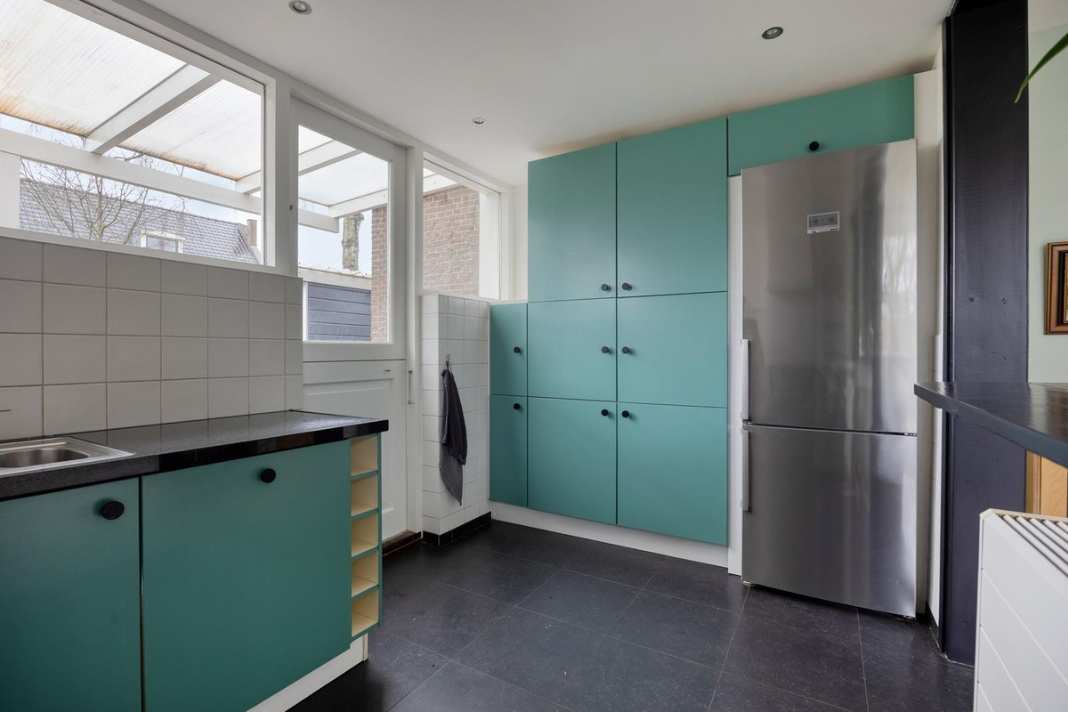 Twee-onder-één-kap te koop: Voorstraat 112, Poeldijk