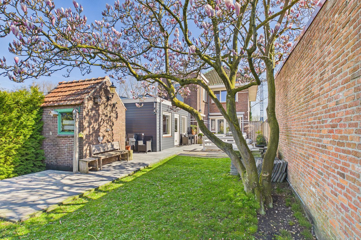 Vrijstaande woning te koop: Kanaalzicht 29, Sluiskil