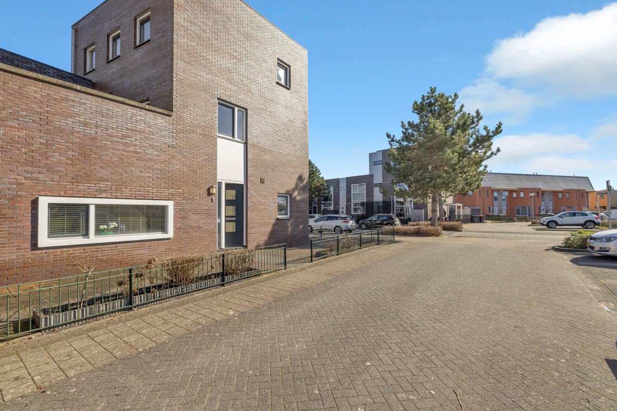 Hoekwoning te koop: Woldplantsoen 1, Lelystad