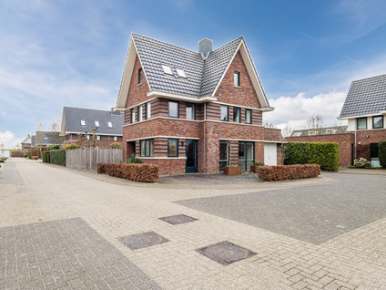 Dwarsdijk 12