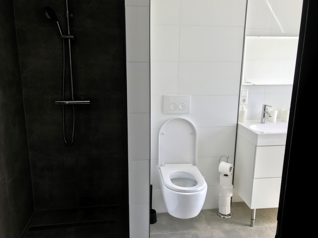 Hoekwoning te huur: Van Den Berghlaan 607, Hoofddorp