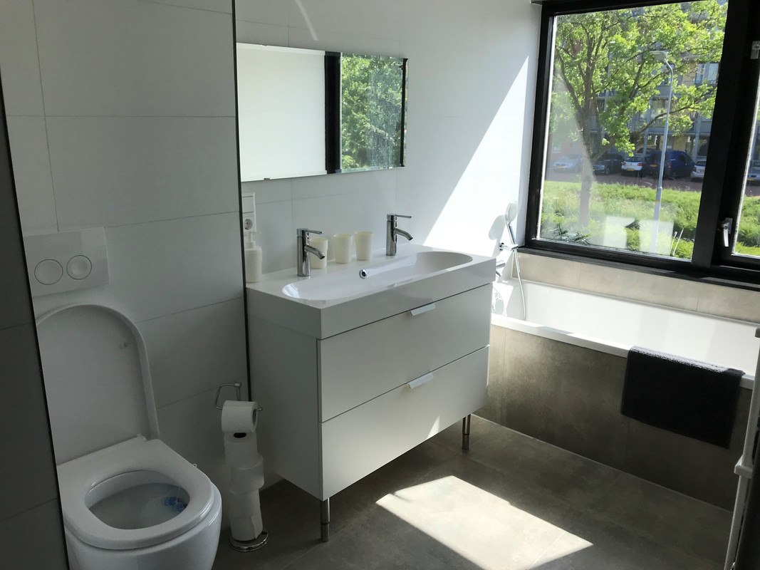 Hoekwoning te huur: Van Den Berghlaan 607, Hoofddorp