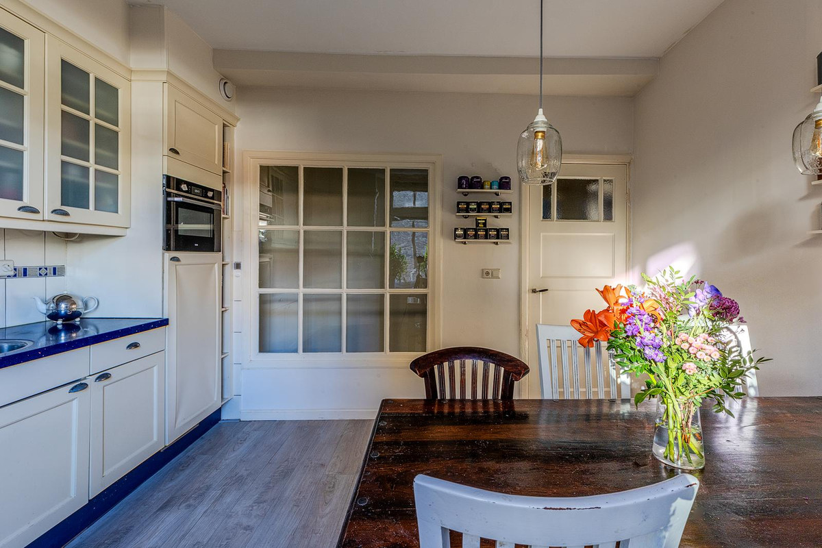 Tussenwoning te koop: Oost-Peterstraat 7, Arnhem
