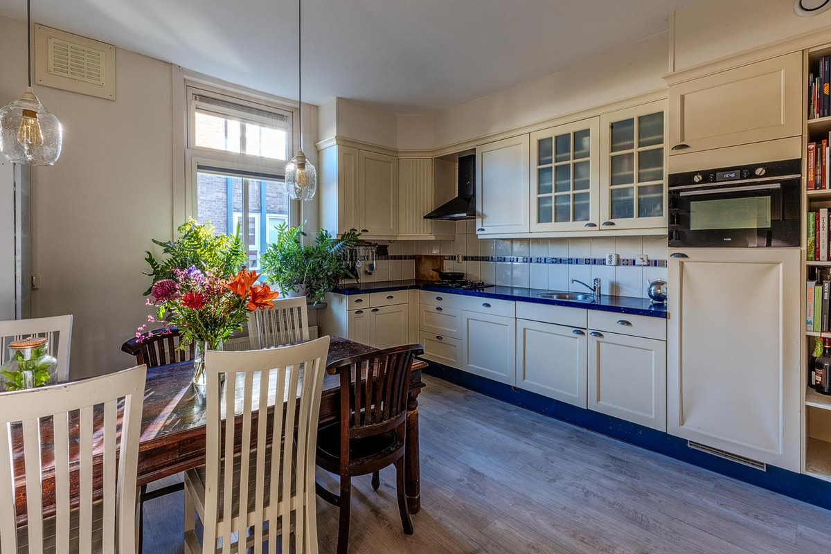 Tussenwoning te koop: Oost-Peterstraat 7, Arnhem