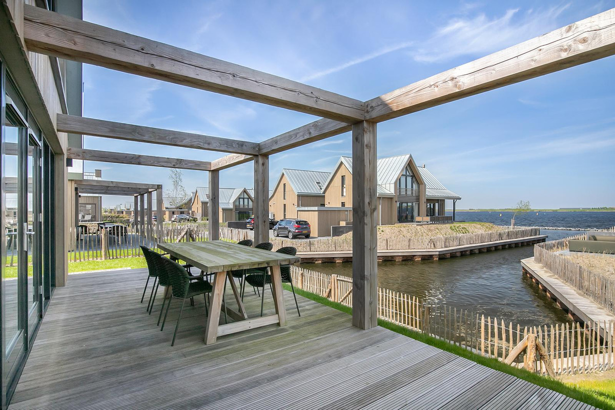 Vrijstaande woning te koop: Oesterdam 327, Tholen
