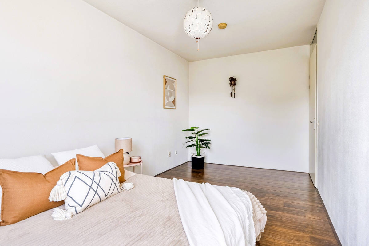 Tussenwoning te koop: Laan van Avant-Garde 512, Rotterdam
