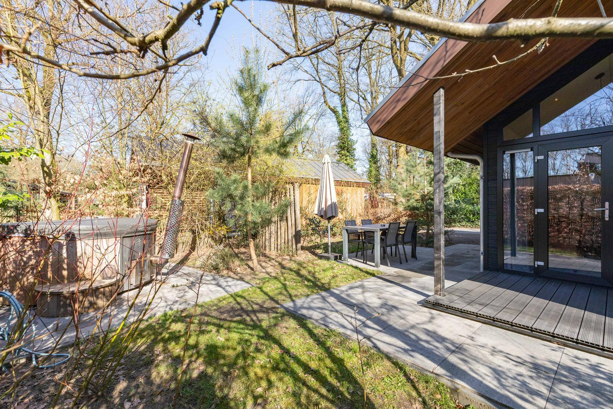 Vrijstaande woning te koop: Roekelseweg 48R147, Wekerom