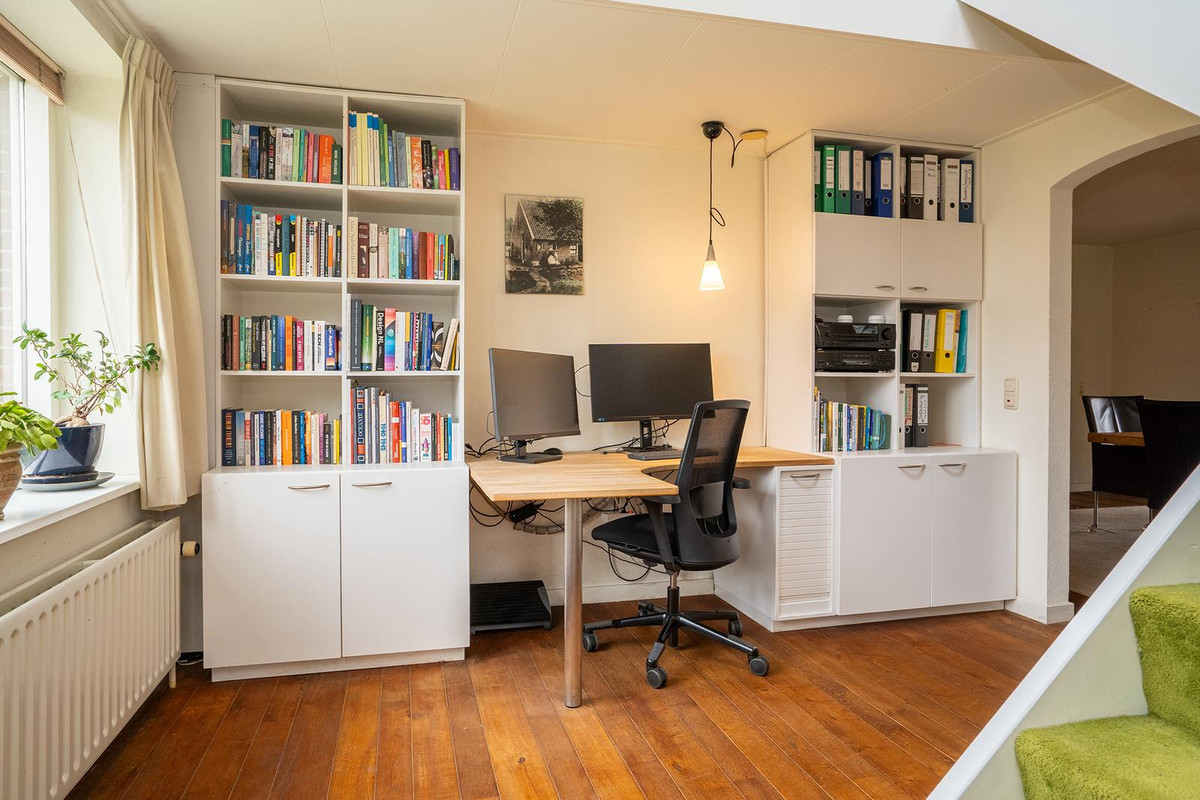 Vrijstaande woning te koop: Voshaarweg 110, Enschede