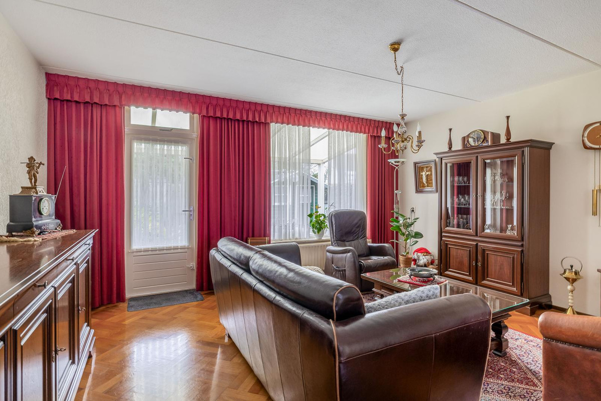 Hoekwoning te koop: Dr. Knippenberghof 35, Helmond