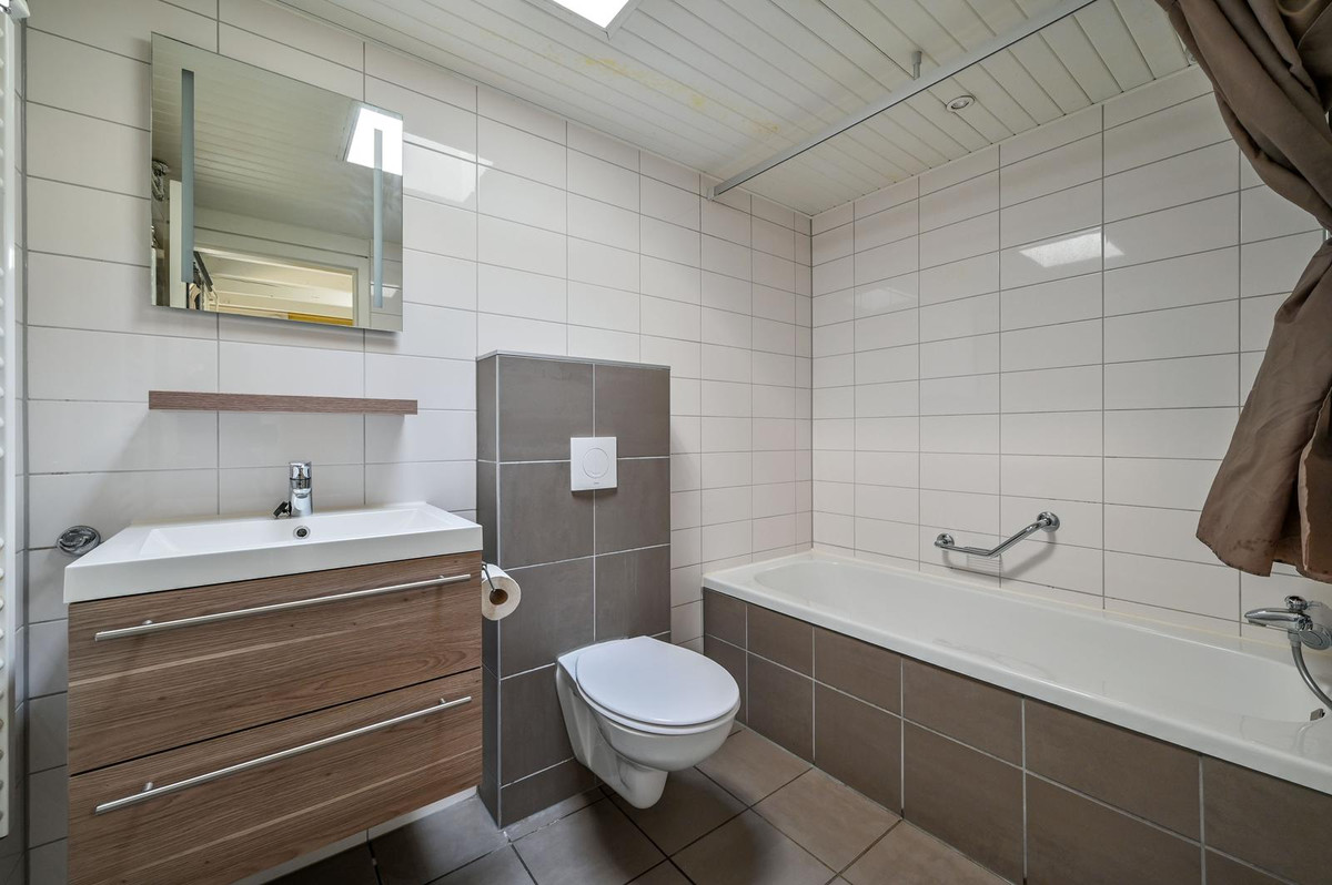 Tussenwoning te koop: Vennenbos 308, Hapert