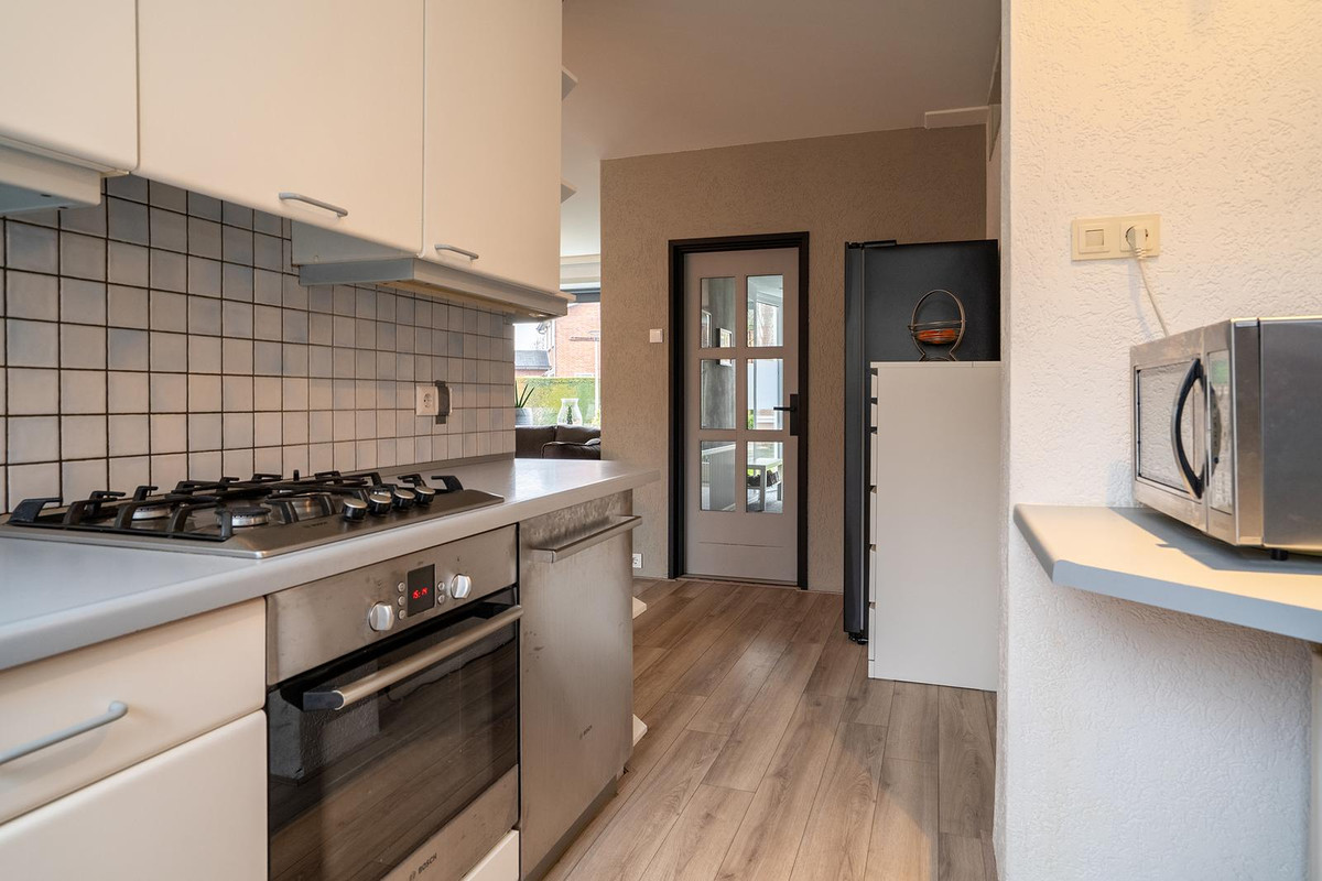 Twee-onder-één-kap te koop: Roombeekstraat 20, Enschede