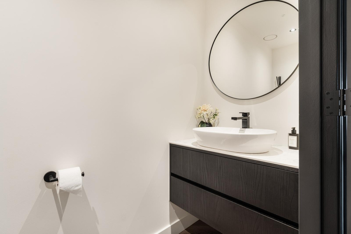 Appartement te koop: Emmasingel 31-143, Eindhoven