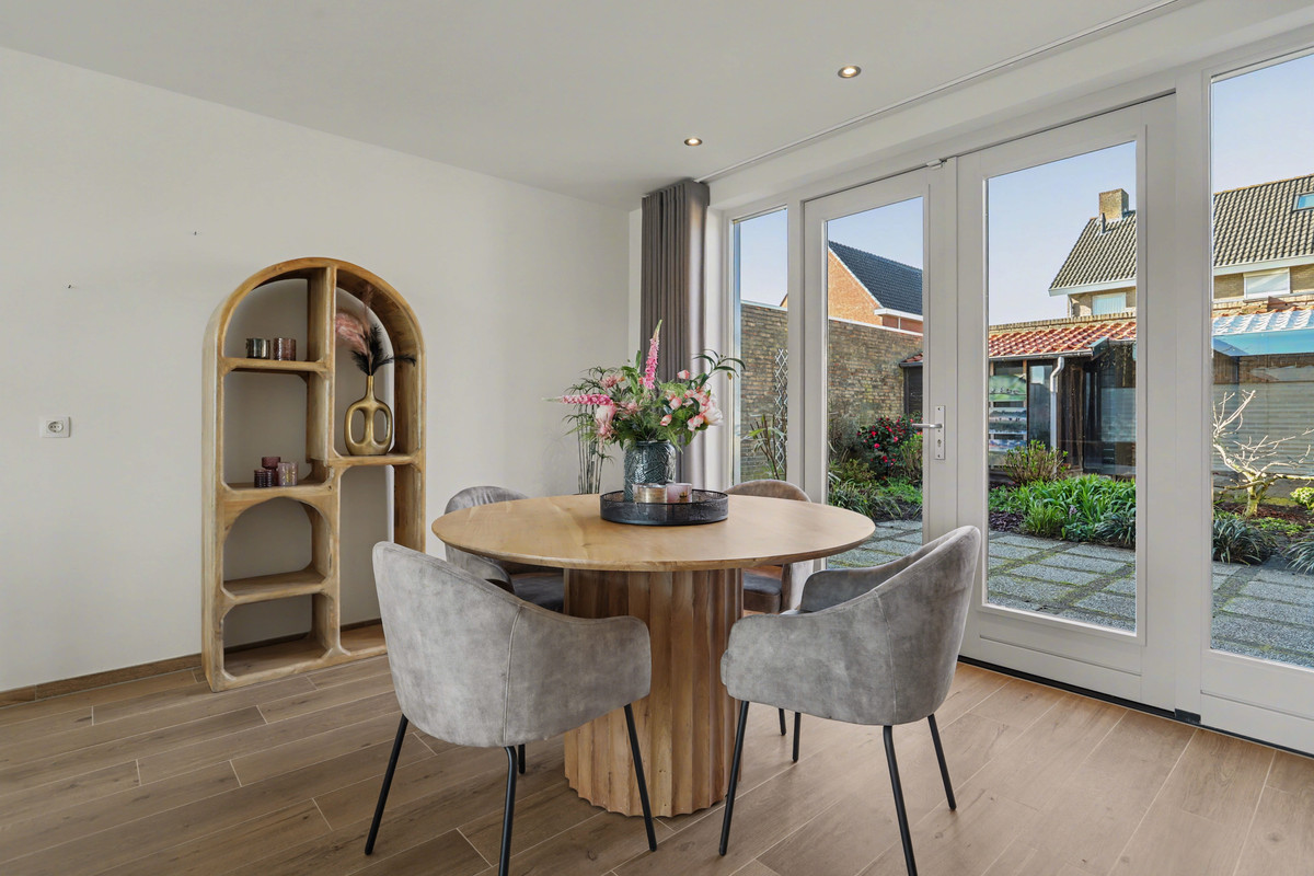 Vrijstaande woning te koop: Burgemeester Magneestraat 10, Luyksgestel