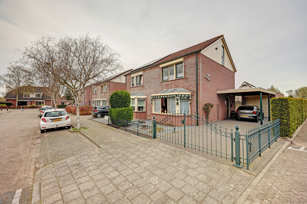 Twee-onder-één-kap te koop: Kennedystraat 1, Millingen Aan De Rijn