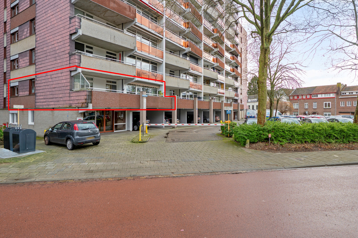 Appartement te koop: De Heugden 21, Heerlen