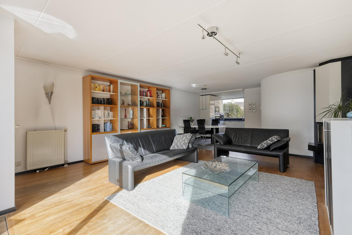 Tussenwoning te koop: Burgemeester Bulderboulevard 17, Krimpen Aan Den Ijssel