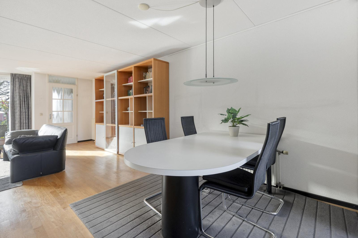 Tussenwoning te koop: Burgemeester Bulderboulevard 17, Krimpen Aan Den Ijssel