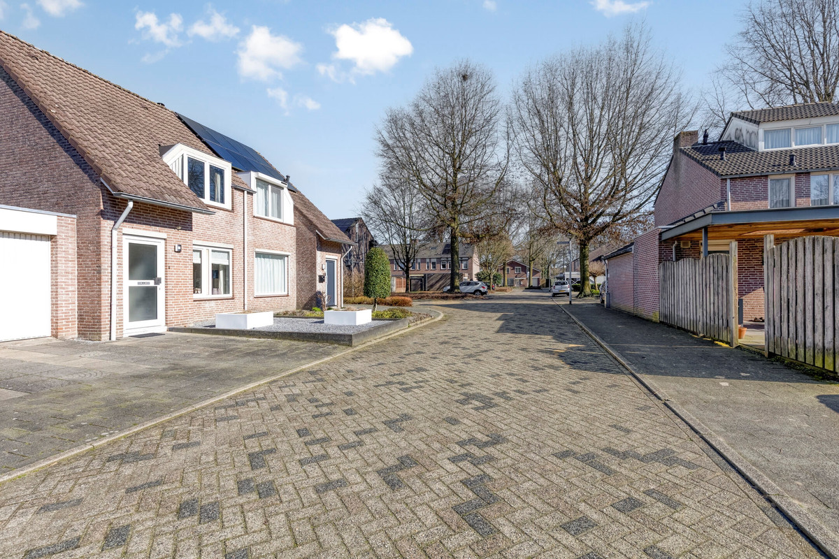 Twee-onder-één-kap te koop: Nieuwstraat 54, Someren